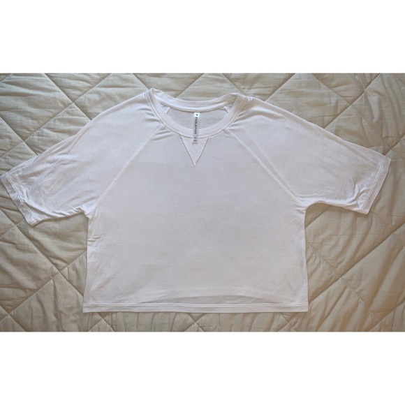 Fabletics Tops - Fabletics cropped white t-shirt
